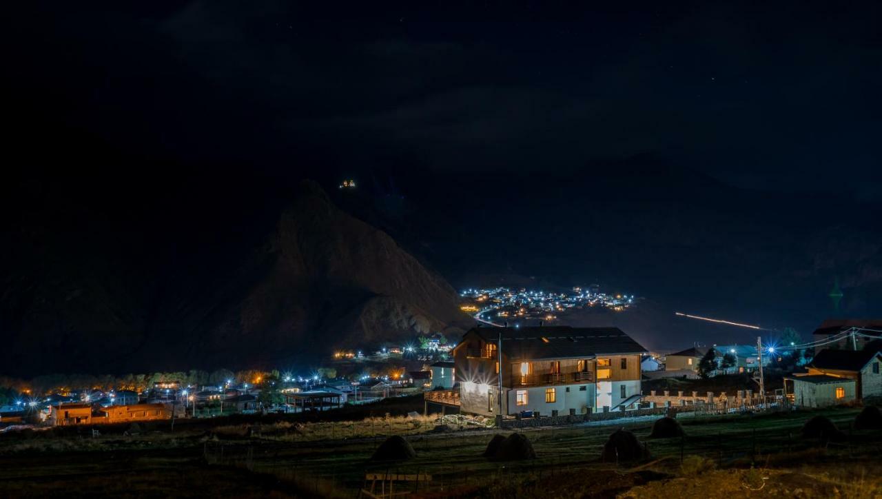Kazbegi 5054 Hotel Buitenkant foto